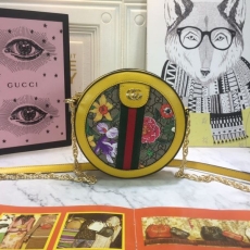 Gucci Round Bags